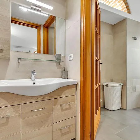 아파트 Charming & Bright In The Heart Of - Balcony