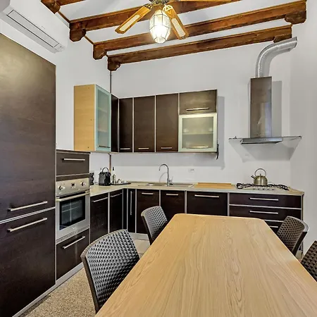 아파트 Charming & Bright In The Heart Of - Balcony *